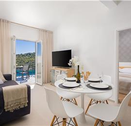 6 Bedroom Waterfront Villa with Pool in Uvala Ljubljeva near Trogir, Sleeps 12-13